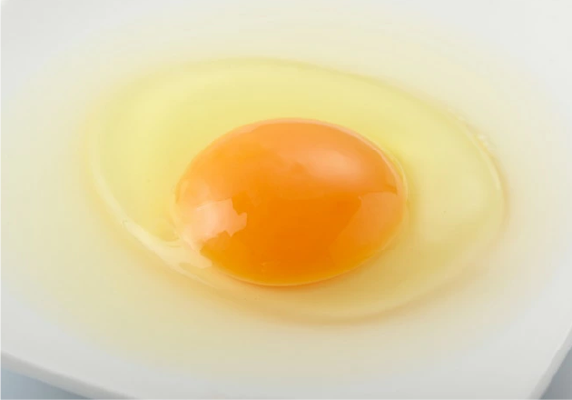 自然な黄身色
味は濃厚と好評!